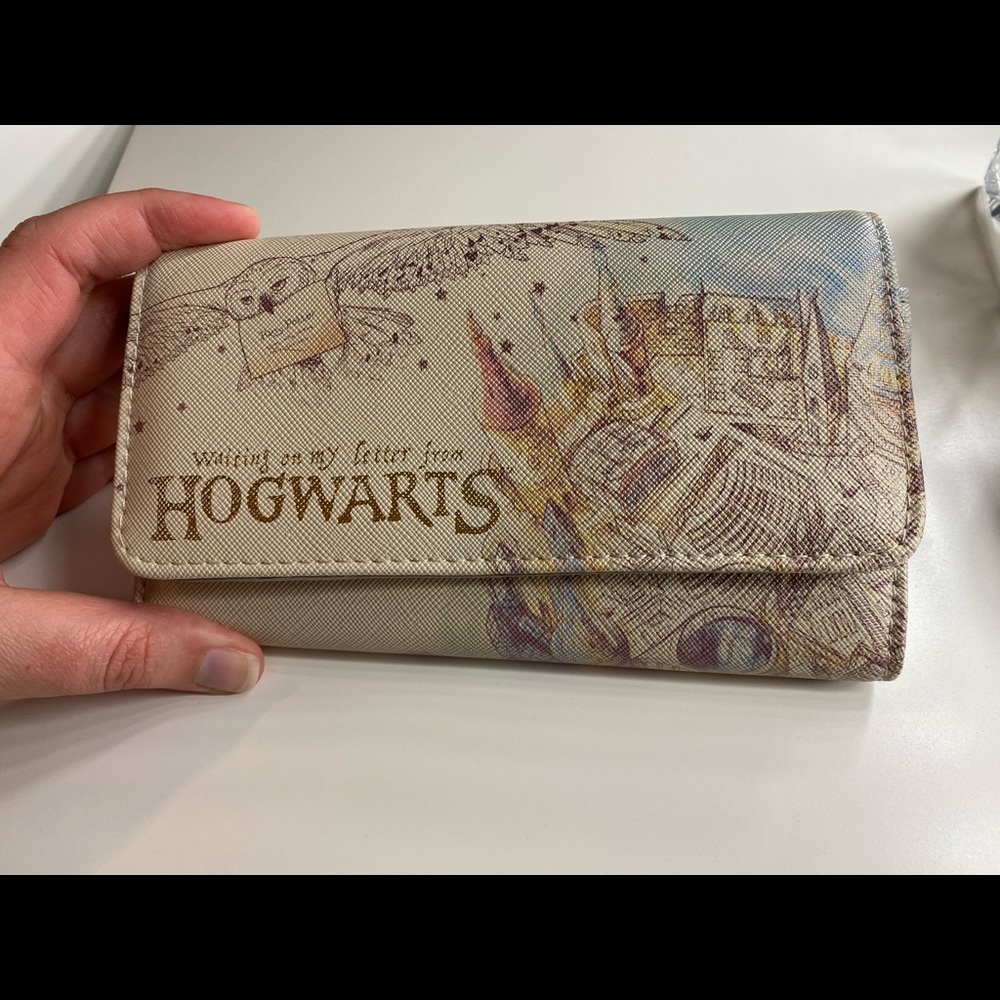 NWOT Hot Topic Harry Potter Wallet